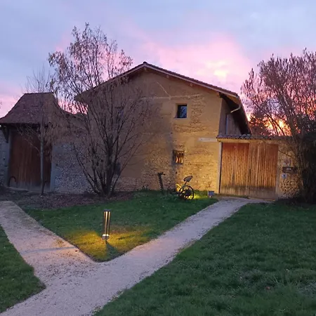 Lägenhetshotell La Ferme De Berlioz 3*